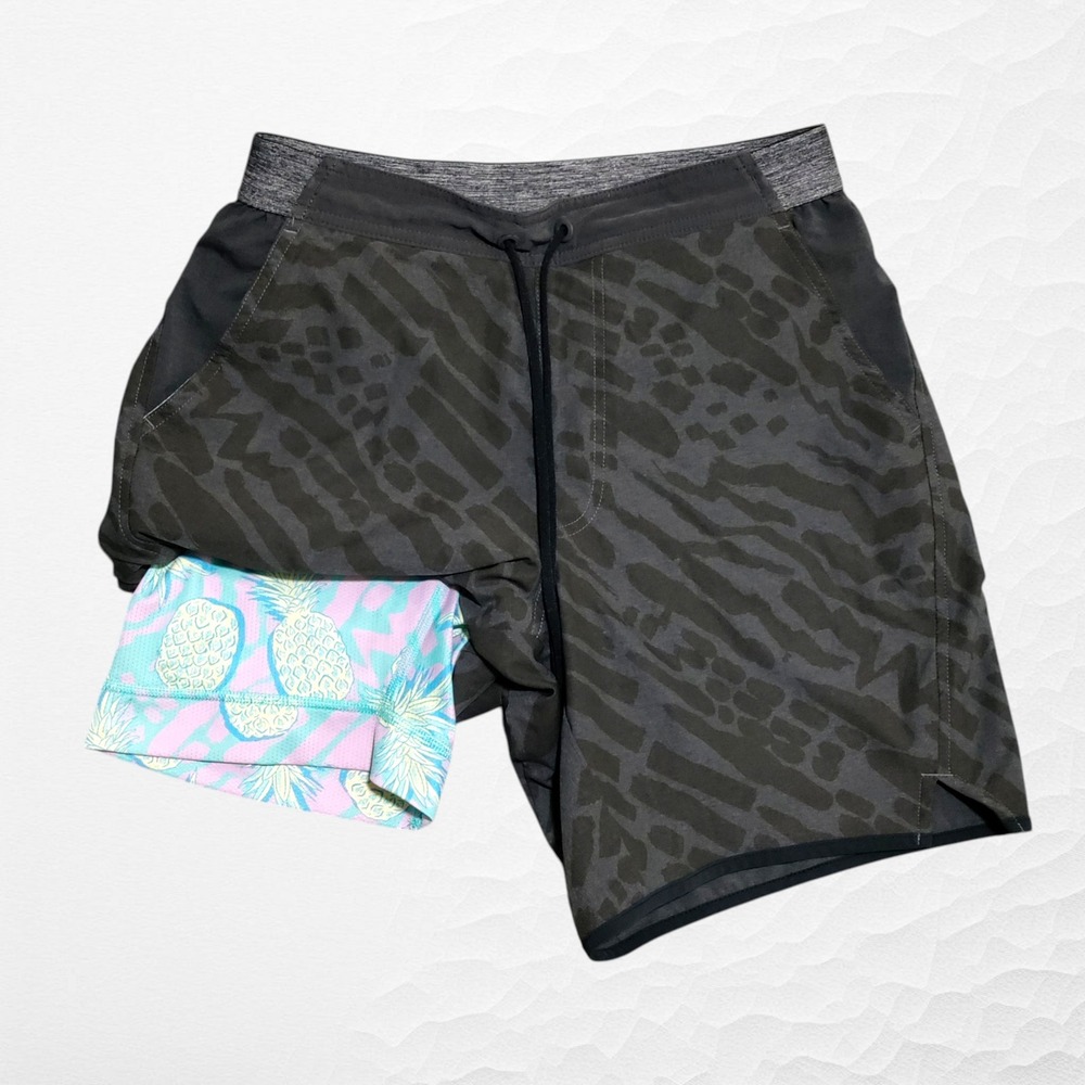 Men's Black Patterned Athletic Shorts with Built-In Liner
